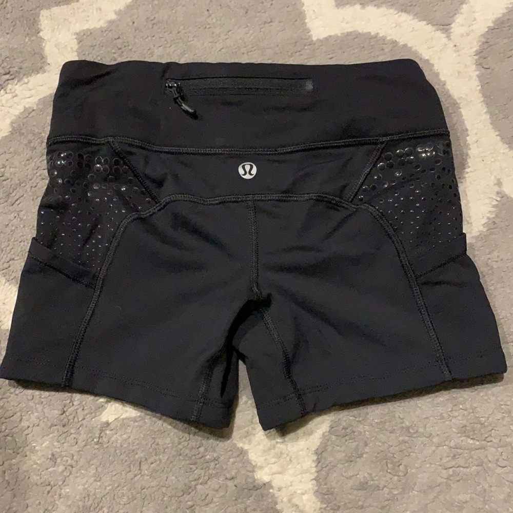 lululemon tight shorts